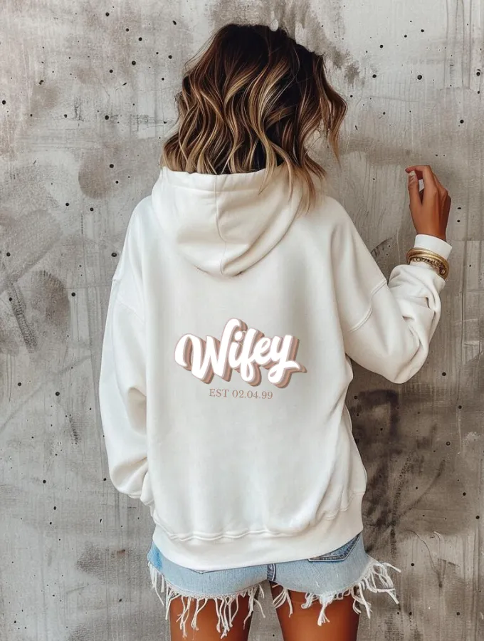 RETRO WIFEY HOODIE - WHITE