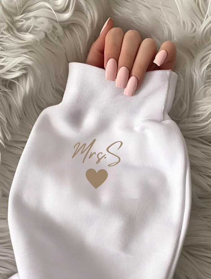 RETRO WIFEY HOODIE - WHITE